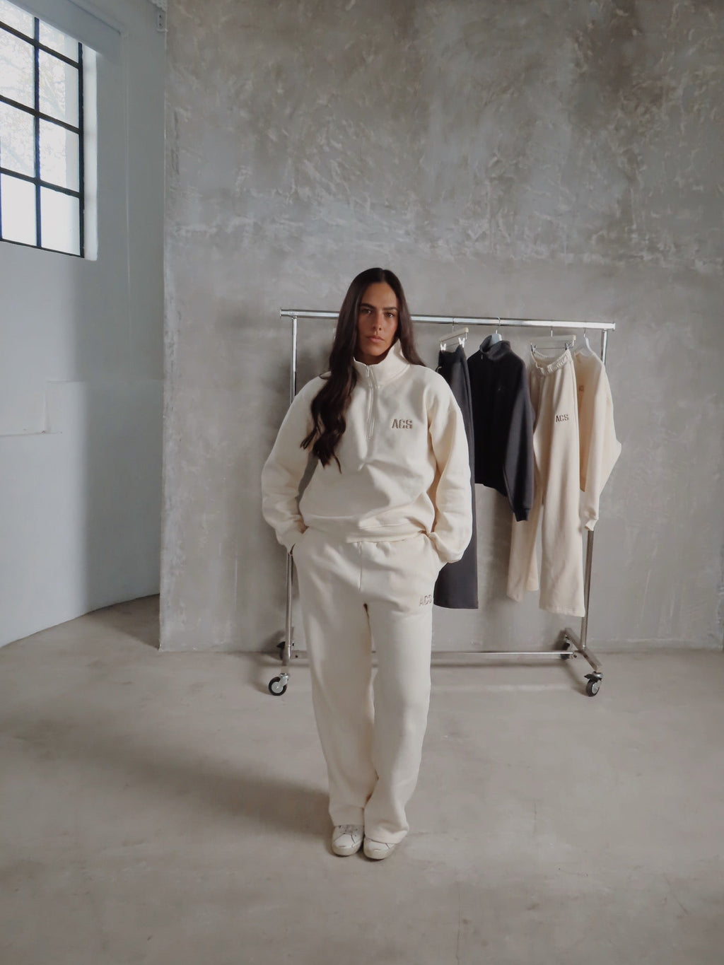 Essential Hoodie Zip