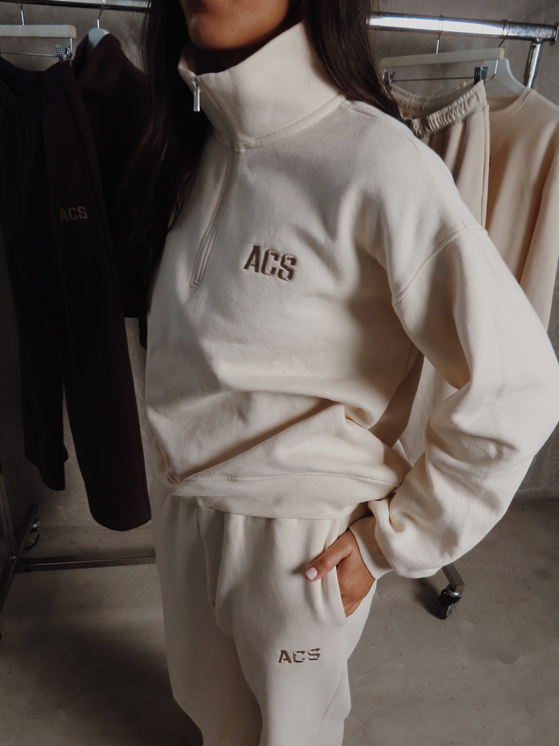 Essential Hoodie Zip