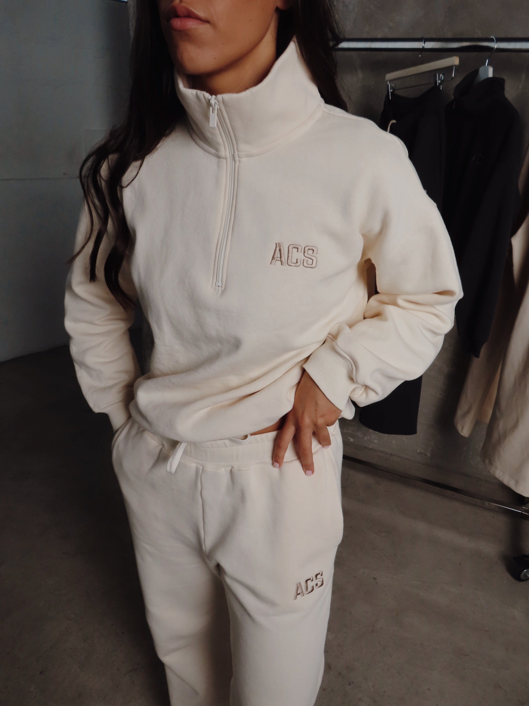 Essential Hoodie Zip