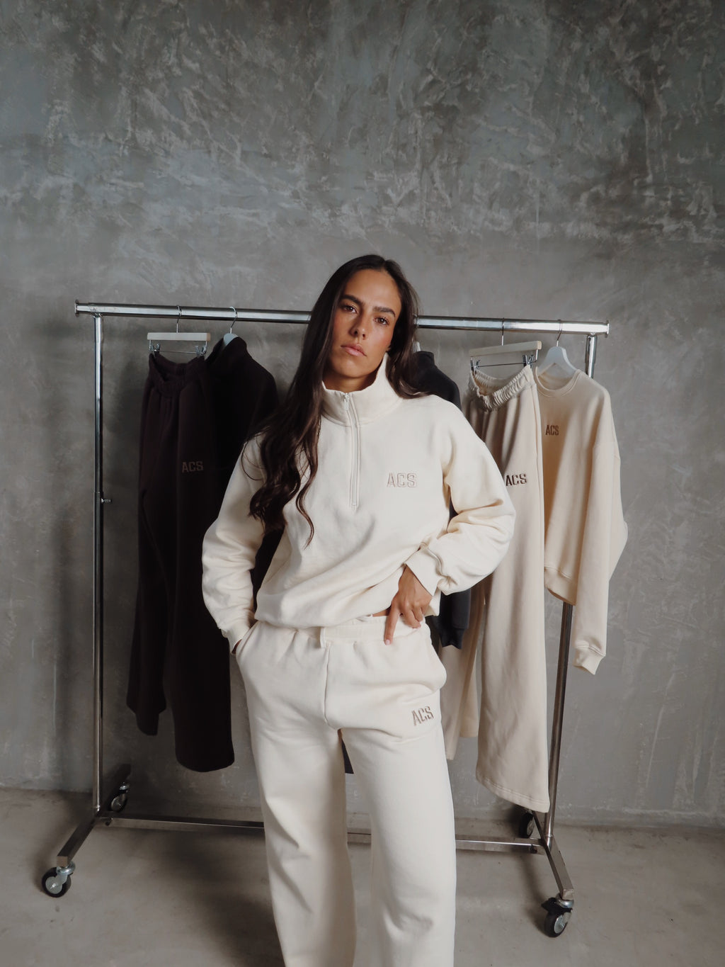 Essential Hoodie Zip